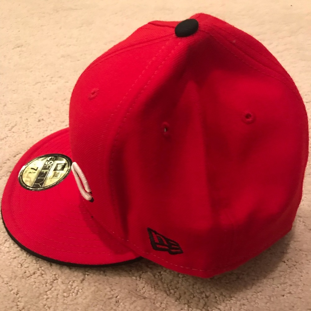 Authentic Men’s Cincinnati Reds Hat - Picture 5 of 6